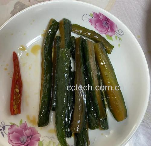 虾油小黄瓜装盘图