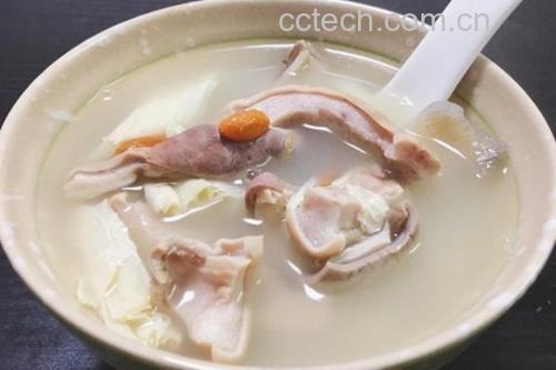 鲜人参与当归红枣猪肚汤