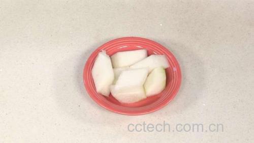 红皮白心萝卜炒肉成品图