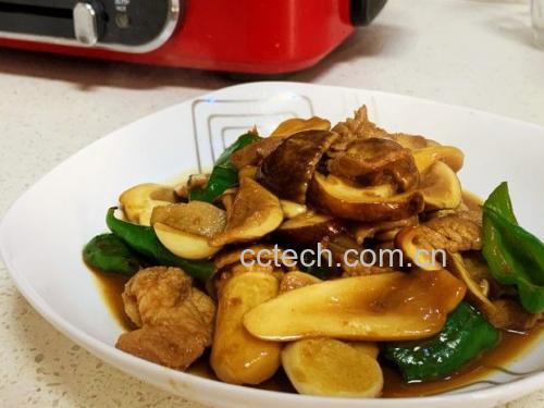 松茸菇炒牛肉成品图