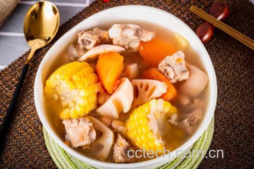 莲藕与其他食材搭配的拼盘图