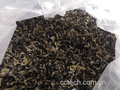 黄瓜与黑木耳的营养对比图