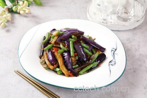 茄子和四季豆的切配处理图