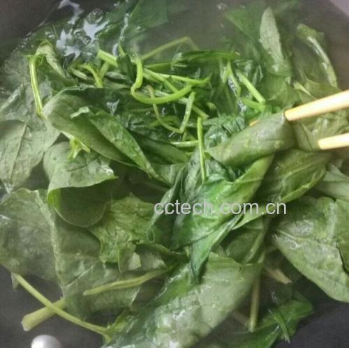 焯水菠菜