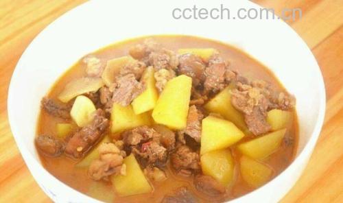 牛肉炖土豆成品图