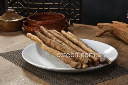 山竹果肉与山芹搭配示意图