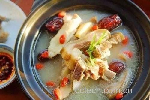 西洋参猪骨汤成品图
