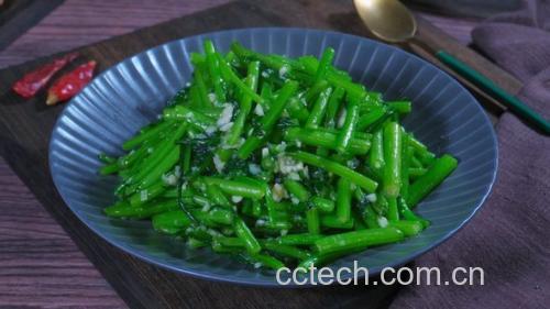 红菜心炒蒜蓉和红菜心豆腐汤成品展示
