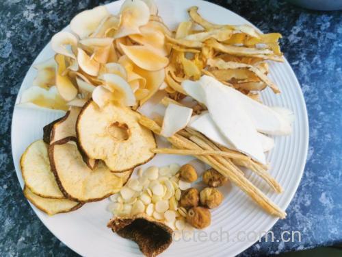 南北杏蜜枣煲瘦肉的食材展示图