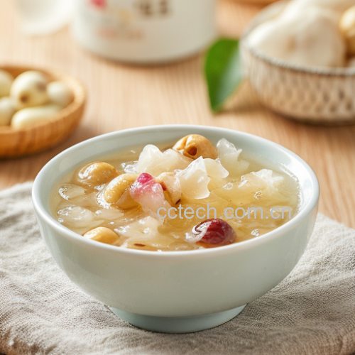 银耳莲子羹成品图