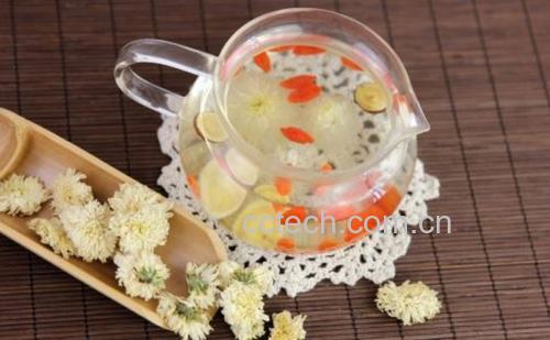 野菊花与枸杞搭配泡水