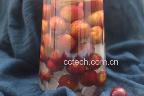 桃形李果汁成品装杯图