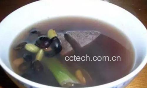 黑豆党参汤成品图