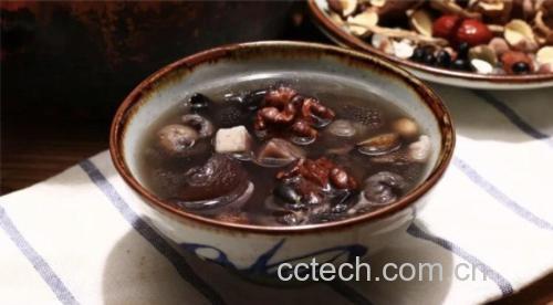 核桃黑豆红枣豆浆成品图