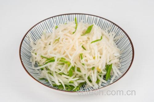 凉拌大葱丝成品图