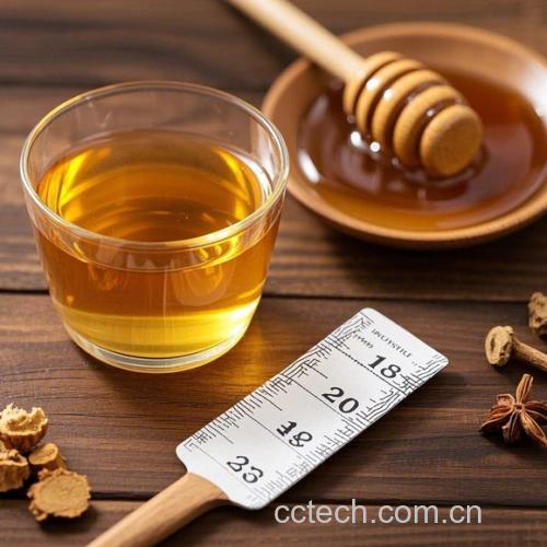 金桔泡水与蜂蜜搭配的健康饮品