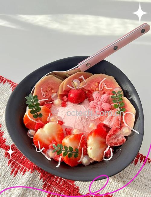 芝士奶油草莓成品展示图