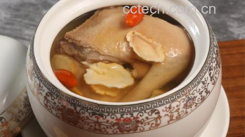 鹿鞭炖汤图