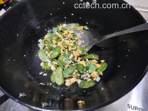 蚕豆搭配其他食材煮食的图片