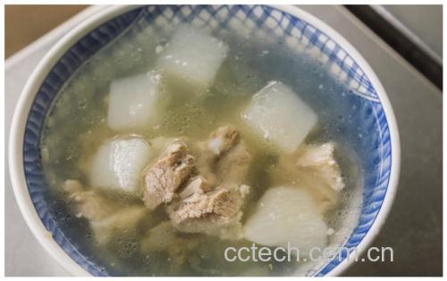 龙骨炖萝卜成品图