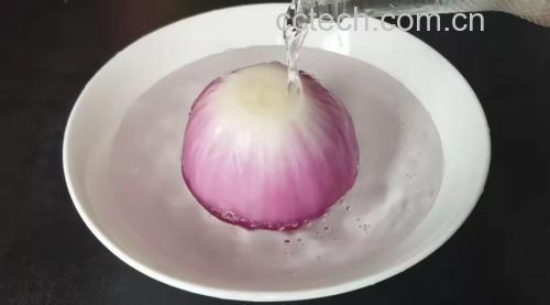 凉拌洋葱焯水步骤
