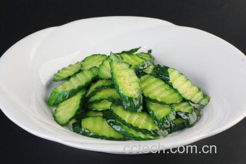 甘美西瓜凉拌黄瓜成品图