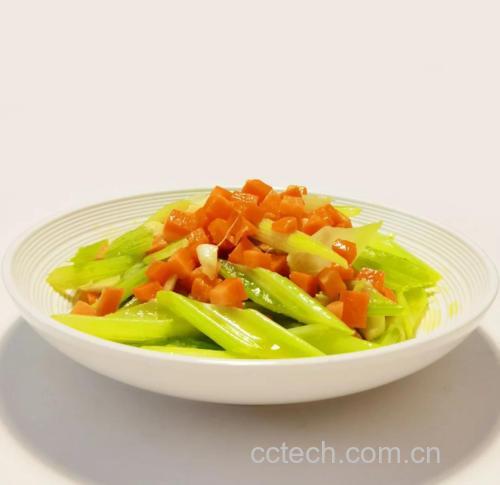 西芹制作的健康沙拉