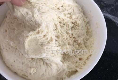 中华寿桃面团发酵完成
