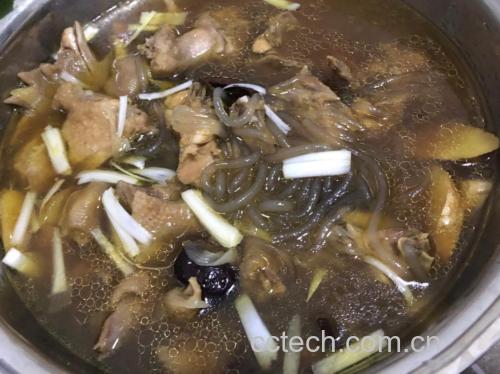 鹿鞭粉炖鸡汤成品图