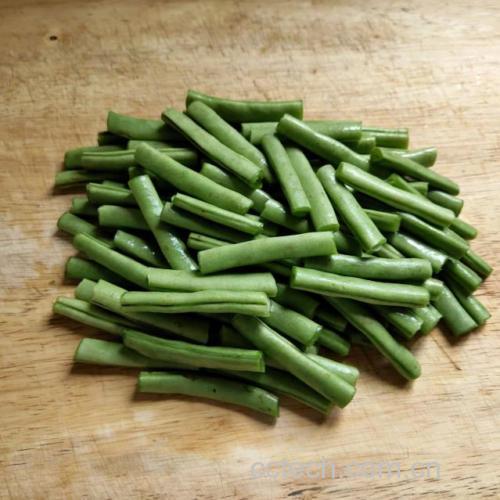 豌豆角清洗与备料图