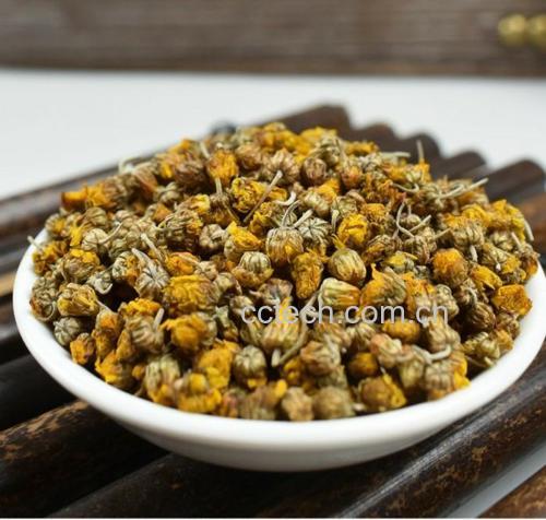 桑叶与野菊花泡水图