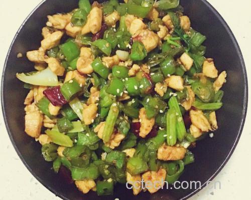青椒鸡腿成品图