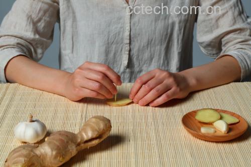 蜂蜜姜水制作过程图