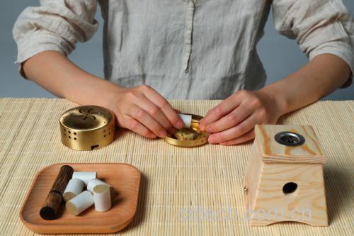 姜疗艾灸操作图