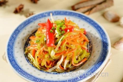 胡椒特写与夏季食材搭配图