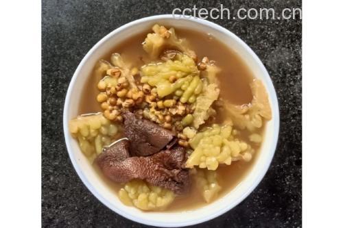 苦瓜洋葱绿豆汤成品图