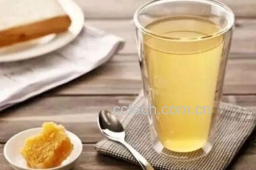 蜂蜜与花生油早餐搭配图