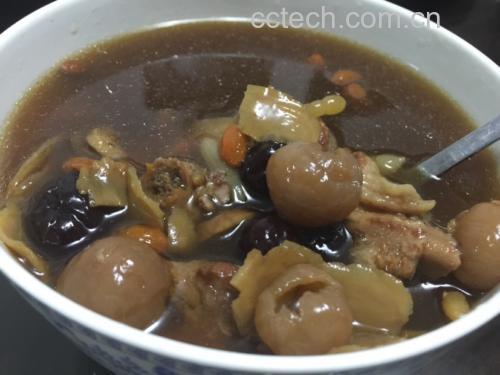 天麻红枣桂圆肉汤成品图