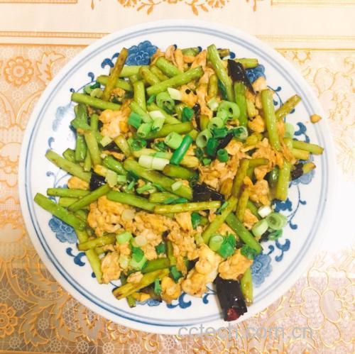 豆角炒鸡蛋成品图
