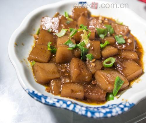 青萝卜炖豆腐成品图