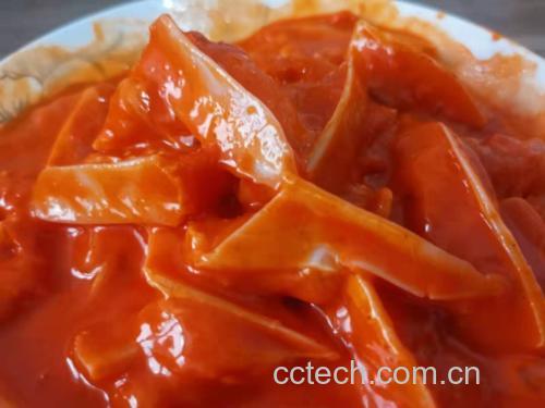 无筋豆炒鸡脆骨的翻炒过程