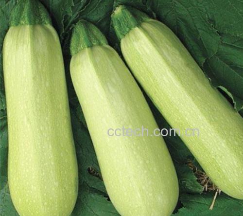 胡萝卜菠菜香蕉汁成品图