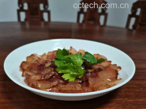 野菜炒腊肉图