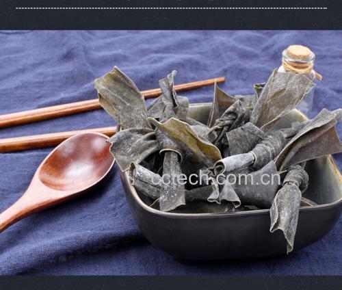 干海带结的清洗与焯水过程