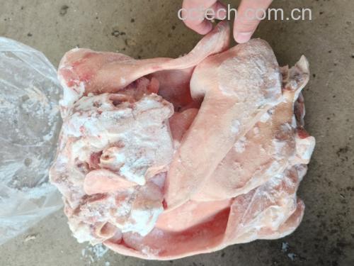 香芹猪耳朵食材处理图