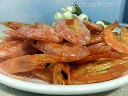 白灼虾与菠菜搭配的美食图
