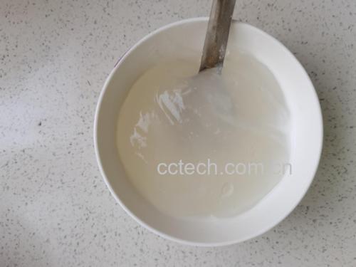 冲泡纯藕粉并加入蜂蜜的步骤图
