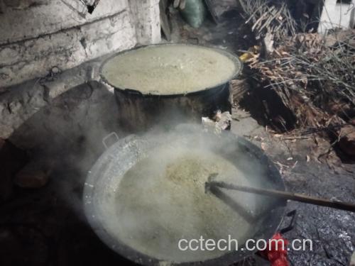 萝卜炖猪肉炖煮过程