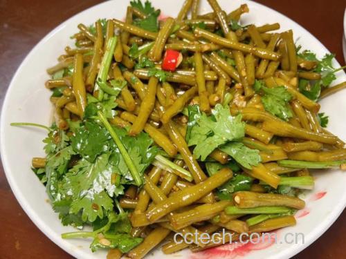 酸豆角炖豆腐成品图