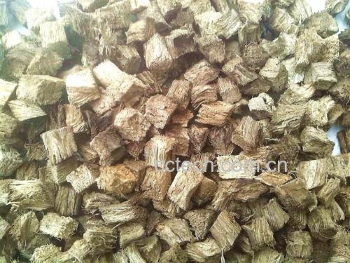 粉葛削皮与切块过程